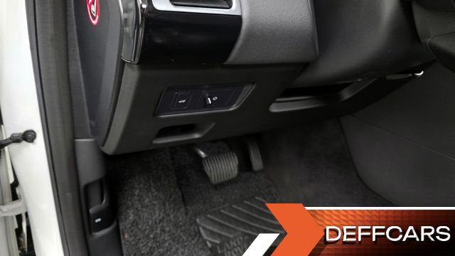 Land Rover DISCOVERY 2.0 SD4 SE купить на сайте DeffCars