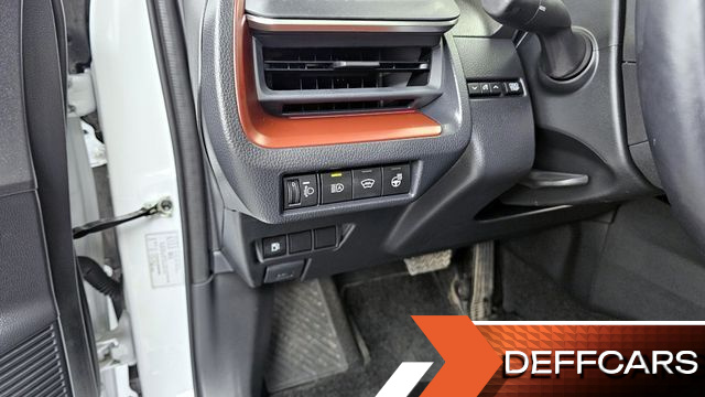 Toyota PRIUS 2.0 PHEV XSE купить на сайте DeffCars