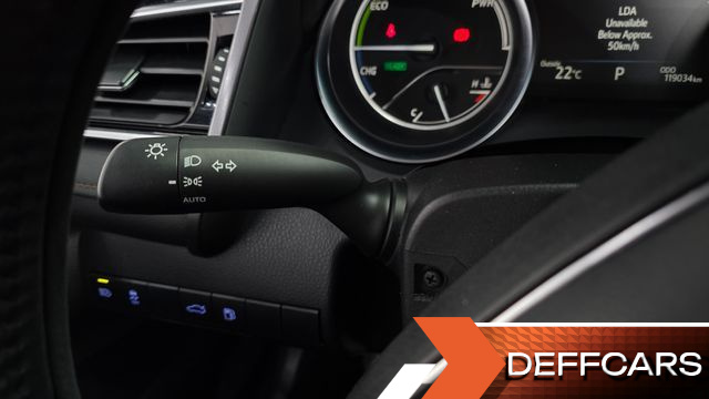 Toyota CAMRY 2.5 XLE Hybrid купить на сайте DeffCars