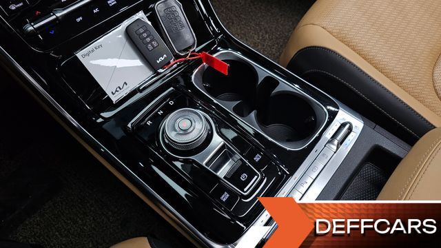 Kia CARNIVAL 9-Seater Signature купить на сайте DeffCars