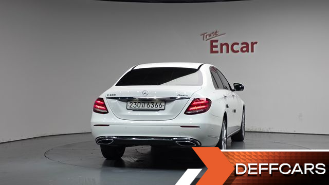 Mercedes E-CLASS E300 4MATIC Exclusive купить на сайте DeffCars