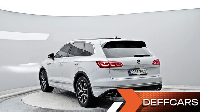 Volkswagen TOUAREG 3.0 TDI Prestige купить на сайте DeffCars