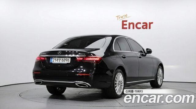 Mercedes E-CLASS E220d 4MATIC Exclusive купить на сайте DeffCars