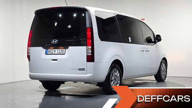 Hyundai STARIA L3.5 Cargo 5-Seater Modern купить на сайте DeffCars