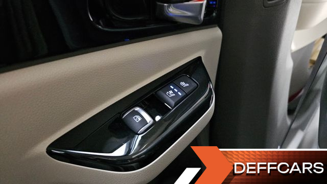 Kia CARNIVAL Gasoline 9-Seater Signature купить на сайте DeffCars
