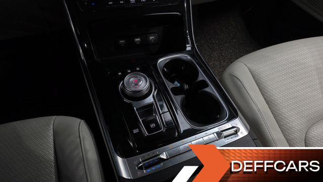 Kia CARNIVAL 9-Seater Noblesse купить на сайте DeffCars