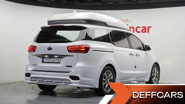 Kia CARNIVAL 9-Seater Hi-Limousine Prestige купить на сайте DeffCars