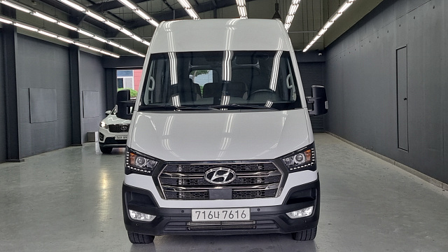 Hyundai SOLATI 15-seater Luxury купить на сайте DeffCars