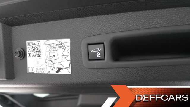Toyota SIENNA 2.5 Hybrid AWD купить на сайте DeffCars