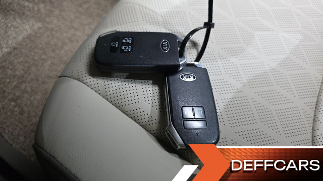 Kia CARNIVAL 9-Seater Noblesse купить на сайте DeffCars