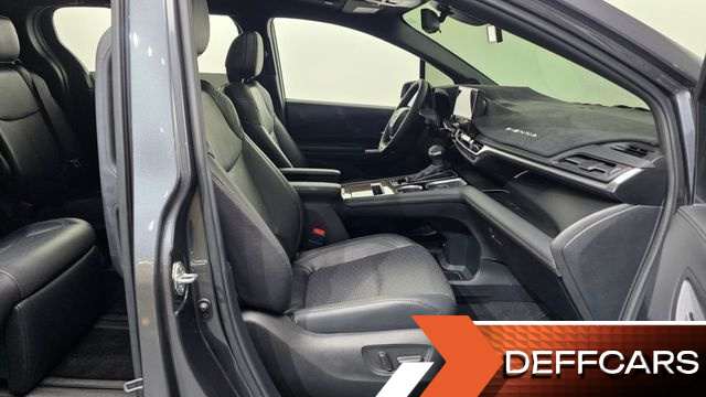 Toyota SIENNA 2.5 Hybrid AWD купить на сайте DeffCars