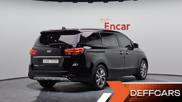 Kia CARNIVAL 9-Seater Noblesse Special купить на сайте DeffCars