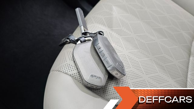 Kia CARNIVAL 9-Seater Noblesse купить на сайте DeffCars