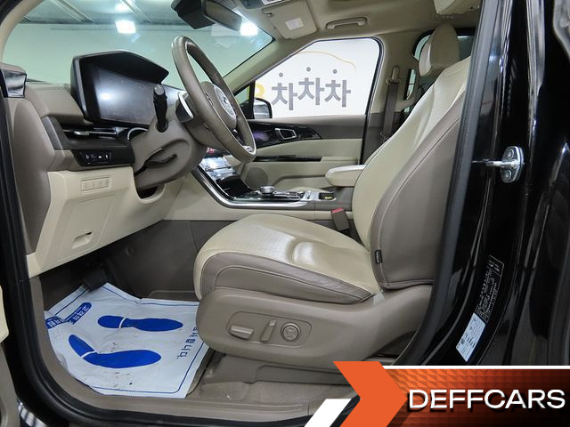 Kia CARNIVAL 9-Seater Signature купить на сайте DeffCars