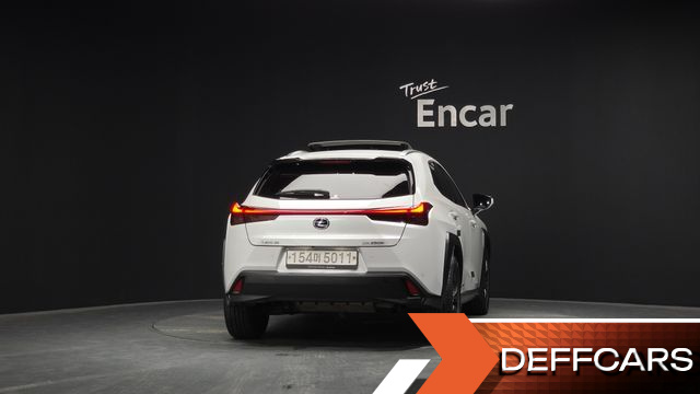 Lexus UX 2.0 2WD купить на сайте DeffCars