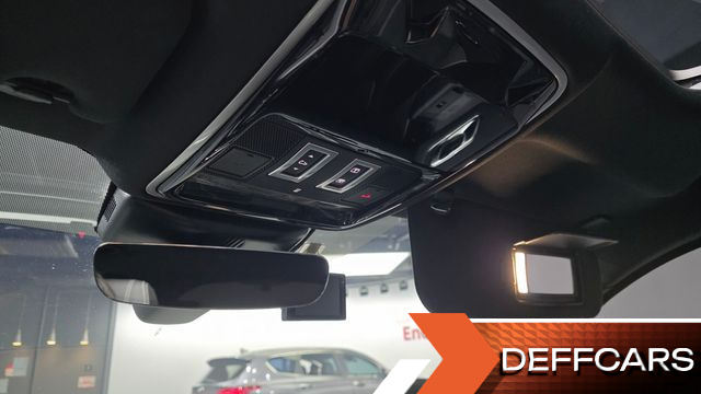Land Rover RANGE ROVER VELAR 3.0 D300 R-Dynamic SE купить на сайте DeffCars
