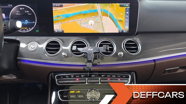 Mercedes E-CLASS E300 4MATIC AMG Line купить на сайте DeffCars