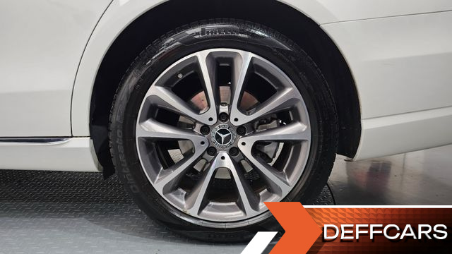 Mercedes E-CLASS E300 4MATIC Avnatgarde купить на сайте DeffCars