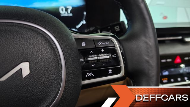Kia CARNIVAL 9-Seater Noblesse купить на сайте DeffCars