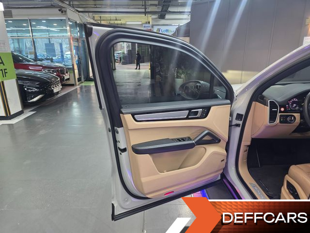 Porsche CAYENNE 3.0 E-HYBRID PLATINUM EDITION купить на сайте DeffCars