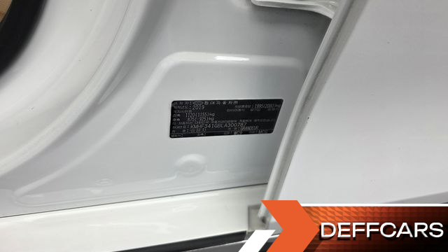 Hyundai GRANDEUR 3.3 Calligraphy купить на сайте DeffCars
