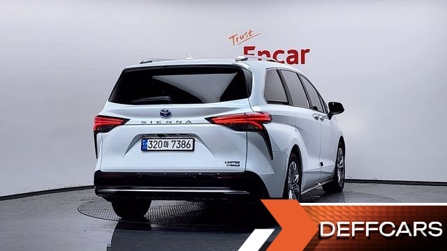 Toyota SIENNA 2.5 Hybrid 2WD купить на сайте DeffCars