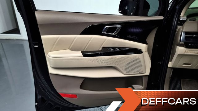 Kia CARNIVAL Gasoline 9-Seater Hi-Limousine Signature купить на сайте DeffCars