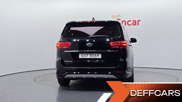 Kia CARNIVAL 9-Seater Noblesse Special купить на сайте DeffCars