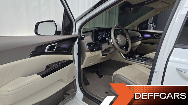 Kia CARNIVAL 7-Seater Hi-Limousine Signature купить на сайте DeffCars