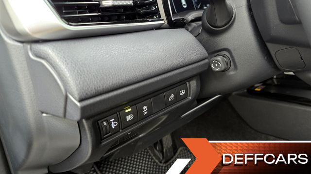 Toyota CAMRY 2.5 XLE Hybrid купить на сайте DeffCars