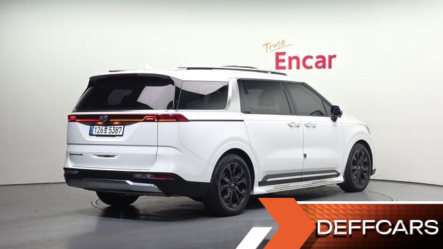 Kia CARNIVAL Gasoline 9-Seater Signature купить на сайте DeffCars
