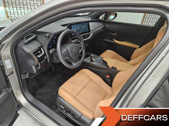 Lexus UX 2.0 2WD купить на сайте DeffCars