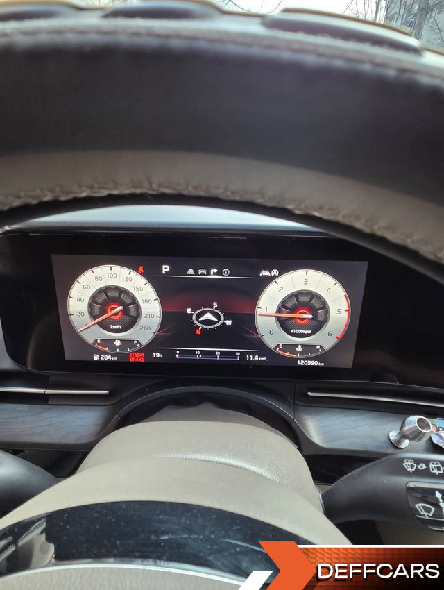 Kia CARNIVAL 9-Seater Signature купить на сайте DeffCars