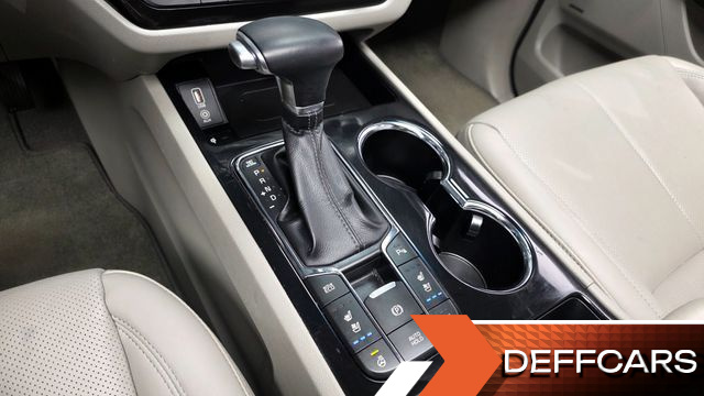 Kia CARNIVAL Gasoline 9-Seater Noblesse Special купить на сайте DeffCars