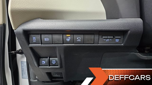 Toyota SIENNA 2.5 Hybrid AWD купить на сайте DeffCars