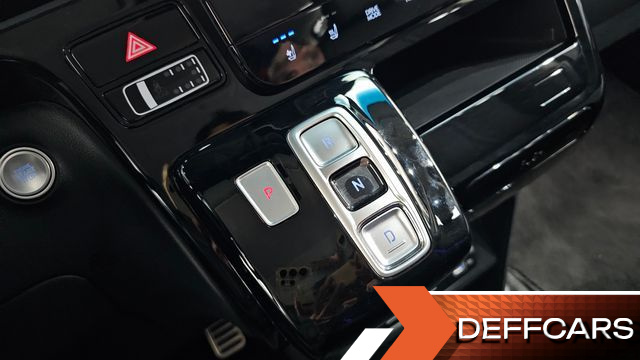 Hyundai STARIA Lounge 9-Seater Prestige купить на сайте DeffCars