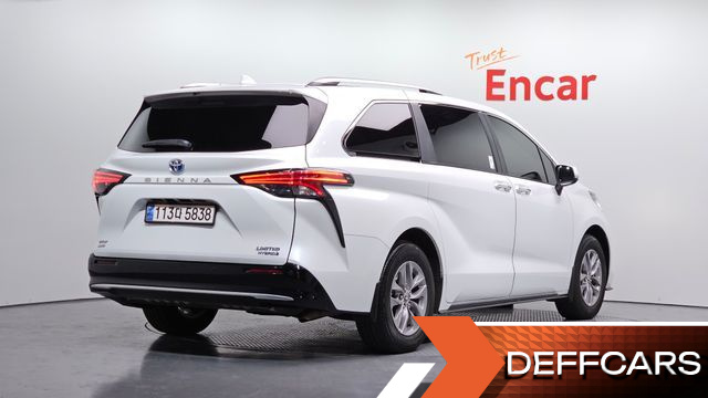 Toyota SIENNA 2.5 Hybrid AWD купить на сайте DeffCars