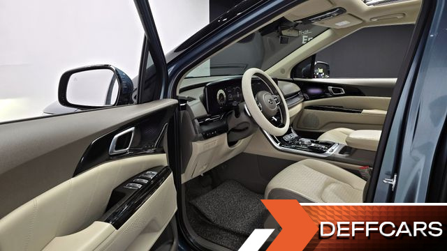 Kia CARNIVAL Gasoline 7-Seater Signature купить на сайте DeffCars