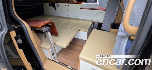 Kia CARNIVAL 9-seater Hi-Limousine Prestige High roof купить на сайте DeffCars