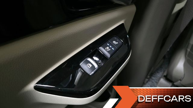 Kia CARNIVAL Gasoline 7-Seater Signature купить на сайте DeffCars