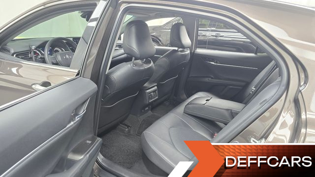 Toyota CAMRY 2.5 XLE Hybrid купить на сайте DeffCars