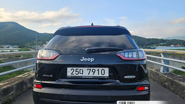 Jeep CHEROKEE 2.4 Longitude High AWD купить на сайте DeffCars