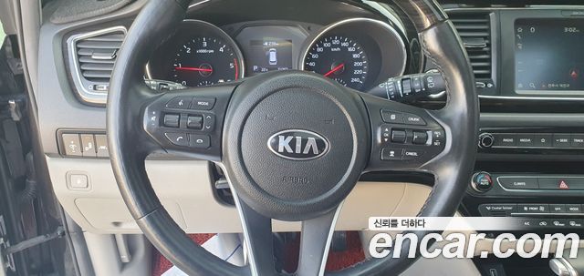 Kia CARNIVAL 9-Seater Noblesse Special купить на сайте DeffCars