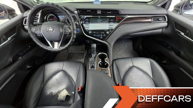 Toyota CAMRY 2.5 XLE Hybrid купить на сайте DeffCars