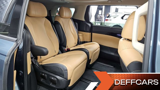 Kia CARNIVAL Gasoline 7-Seater Signature купить на сайте DeffCars
