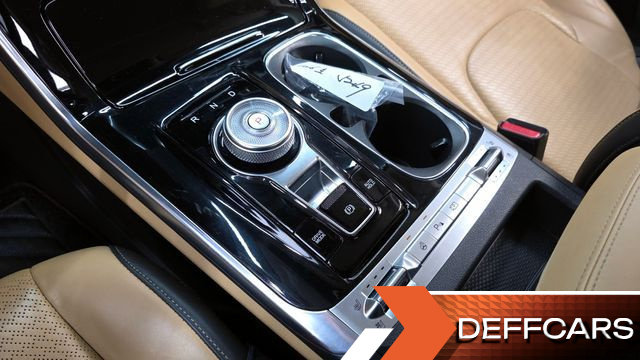 Kia CARNIVAL Gasoline 7-Seater Signature купить на сайте DeffCars