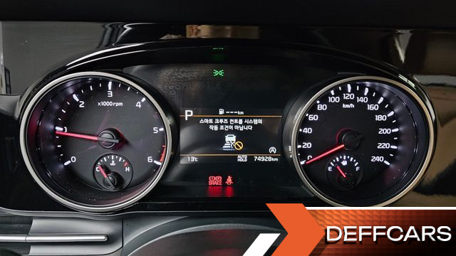 Kia CARNIVAL 9-Seater Noblesse купить на сайте DeffCars