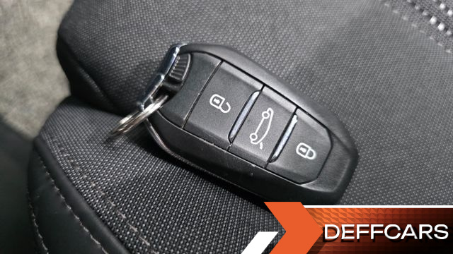 Peugeot 308 1.6 BlueHDi Allure купить на сайте DeffCars