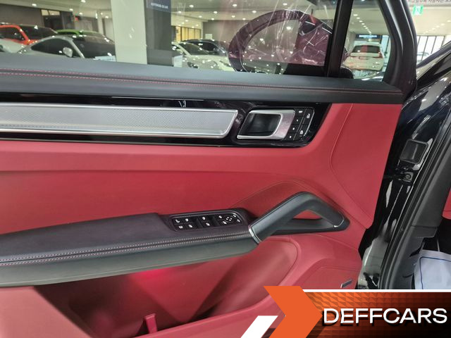 Porsche CAYENNE 3.0 E-HYBRID PLATINUM EDITION купить на сайте DeffCars