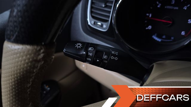 Kia CARNIVAL 9-Seater Hi-Limousine Noblesse Special купить на сайте DeffCars
